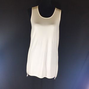 DKNY ( DANA KARAN NEW YORK ) Size LARGE, White,